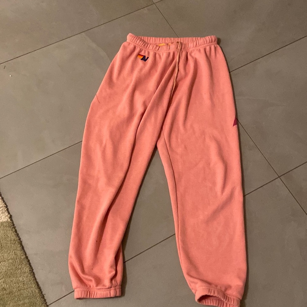 never warm! super comfy and NO pilling at all!